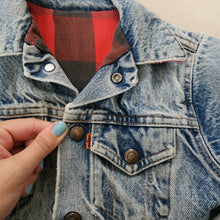 Load image into Gallery viewer, Vintage Levi's Flannel Lined Distressed Jean Jacket Orange Tab 4t