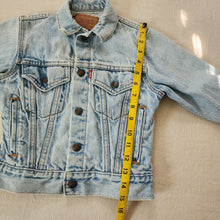 Load image into Gallery viewer, Vintage Levi's Light Wash Jean Jacket 5t