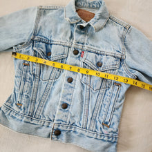Load image into Gallery viewer, Vintage Levi's Light Wash Jean Jacket 5t