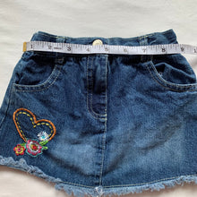 Load image into Gallery viewer, Vintage Y2k Embroidered Jean Skirt 2t
