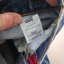 Load image into Gallery viewer, Vintage Levi&#39;s 569 Fit Jeans 4t
