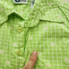 Load image into Gallery viewer, Vintage Daisy Grid Shirt 5t
