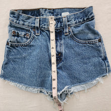 Load image into Gallery viewer, Vintage Levi&#39;s 550 Fit Cutoff Jean Shorts kids 9 SLIM
