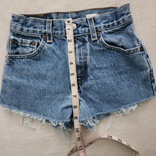 Load image into Gallery viewer, Vintage Levi&#39;s 550 Fit Cutoff Jean Shorts kids 9 SLIM
