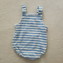 Load image into Gallery viewer, Vintage Carter&#39;s Giraffe Striped Romper 6-9 months
