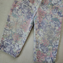 Load image into Gallery viewer, Vintage Oshkosh Floral Jeans 3t *flaw/fade
