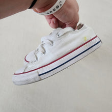 Load image into Gallery viewer, Converse White Allstar Shoes toddler 10
