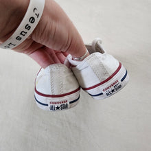 Load image into Gallery viewer, Converse White Allstar Shoes toddler 10
