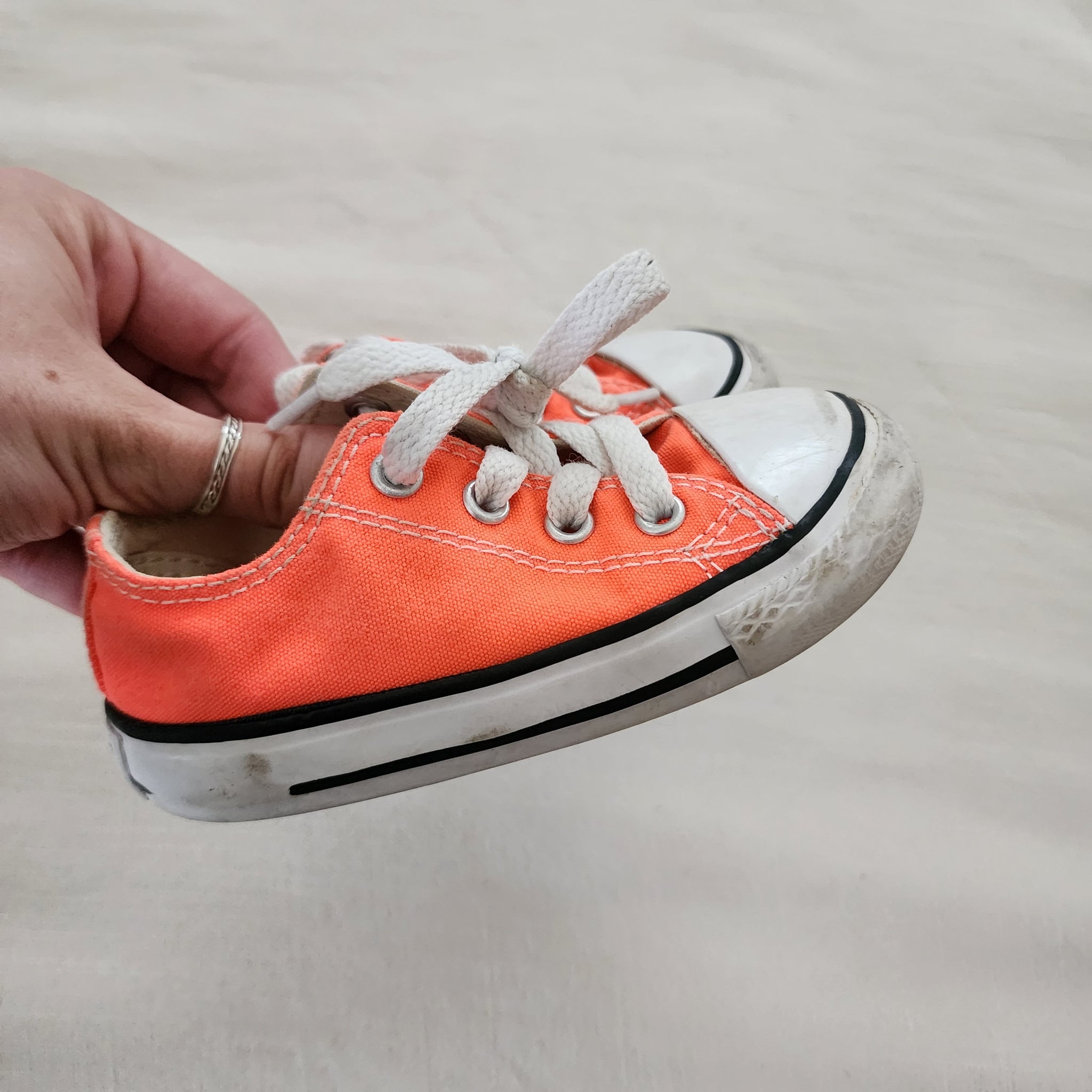 Converse clearance neon orange