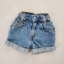 Load image into Gallery viewer, Vintage Levi&#39;s Cinched Jean Shorts 24 months
