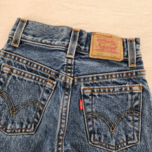 Load image into Gallery viewer, Vintage Levi&#39;s 550 Fit 4t
