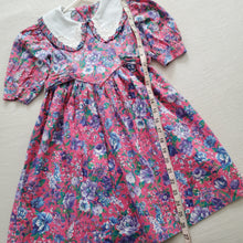 Load image into Gallery viewer, Vintage Big Floral Dress 5t
