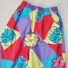 Load image into Gallery viewer, Vintage Fun Floral Pants kids 8/10
