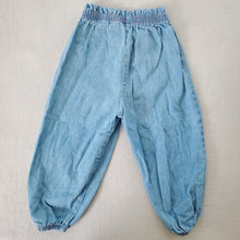 Load image into Gallery viewer, Vintage Girly Jogger Jeans 2t
