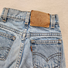 Load image into Gallery viewer, Vintage Levi&#39;s 550 Fit Light Wash Jeans Orange Tab 4t SLIM

