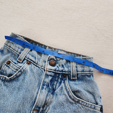 Load image into Gallery viewer, Vintage Levi&#39;s 550 Fit Light Wash Jeans Orange Tab 4t SLIM
