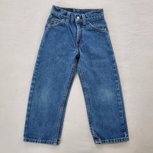 Load image into Gallery viewer, Vintage Levi&#39;s 565 Fit Jeans 5t
