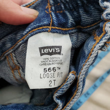 Load image into Gallery viewer, Vintage Levi&#39;s 566 Fit Jean Shorts 2t
