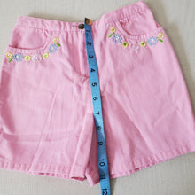 Load image into Gallery viewer, Vintage Pink Floral Embroidered Shorts 5t/6
