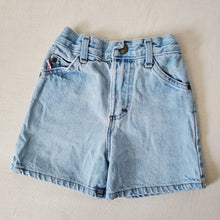 Load image into Gallery viewer, Vintage Liberty Jean Shorts 3t
