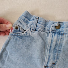 Load image into Gallery viewer, Vintage Liberty Jean Shorts 3t
