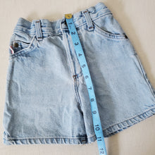 Load image into Gallery viewer, Vintage Liberty Jean Shorts 3t
