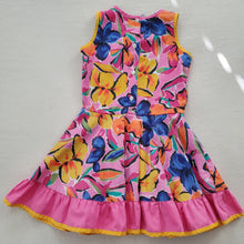 Load image into Gallery viewer, Vintage Bright Floral Dress kids 6 *flaw
