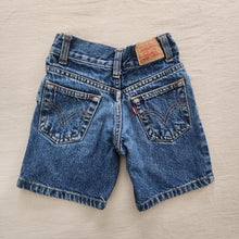 Load image into Gallery viewer, Retro Y2k Levi&#39;s Jean Shorts 2t+
