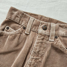 Load image into Gallery viewer, Vintage Levi&#39;s Brown Sugar Cord Pants 4t SLIM
