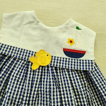 Load image into Gallery viewer, Vintage Samara Sailboat &amp; Fish Seersucker Dress 4t
