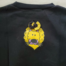 Load image into Gallery viewer, Vintage Lion Black Crewneck kids 16
