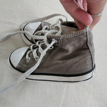 Load image into Gallery viewer, Converse Hightop Grey Shoes toddler 7
