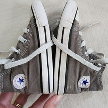 Load image into Gallery viewer, Converse Hightop Grey Shoes toddler 7
