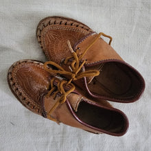 Load image into Gallery viewer, Mexican Leather Shoes toddler 8?
