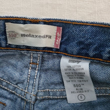 Load image into Gallery viewer, Vintage Y2K Levi&#39;s 550 Fit Jeans 5t SLIM
