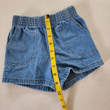 Load image into Gallery viewer, Vintage Jean Shorts 2t
