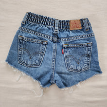 Load image into Gallery viewer, Vintage Levi&#39;s Cutoff Jean Shorts kids 6/8 *relaxed elastic
