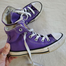 Load image into Gallery viewer, Converse Purple Hightop Shoes toddler 13
