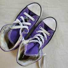 Load image into Gallery viewer, Converse Purple Hightop Shoes toddler 13
