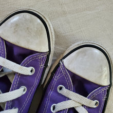 Load image into Gallery viewer, Converse Purple Hightop Shoes toddler 13
