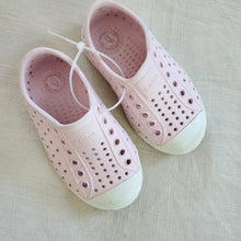 Load image into Gallery viewer, Natives Baby Pink Shoes toddler 7
