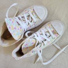 Load image into Gallery viewer, Converse Floral Hightop Shoes toddler 12
