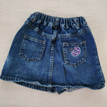 Load image into Gallery viewer, Vintage Guess Denim Button Skirt kids 6
