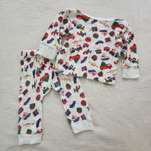 Load image into Gallery viewer, Vintage Oshkosh Christmas Pajamas 6 months
