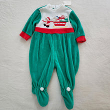 Load image into Gallery viewer, Vintage Deadstock Sleigh Bears Velour Footed PJs 3-6 months
