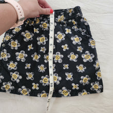 Load image into Gallery viewer, Vintage Daisy Floral Jean Skirt 4t
