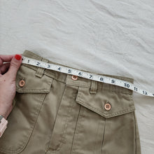 Load image into Gallery viewer, Vintage Cargo Short Shorts kids 7/8
