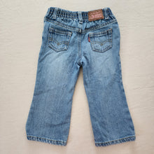 Load image into Gallery viewer, Y2k Levi&#39;s Flared Jeans 24 months
