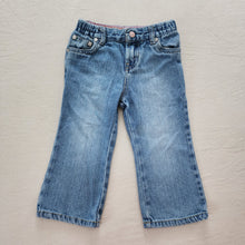 Load image into Gallery viewer, Y2k Levi&#39;s Flared Jeans 24 months
