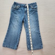 Load image into Gallery viewer, Y2k Levi&#39;s Flared Jeans 24 months
